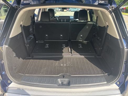 Used 2022 Nissan Pathfinder SL w/ SL Black Package AWD/4WD image 41