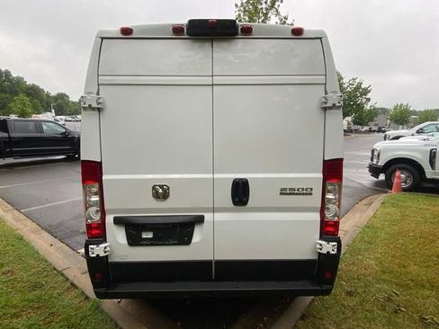 Used 2025 RAM ProMaster 2500 w/ Convenience Group FWD image 28