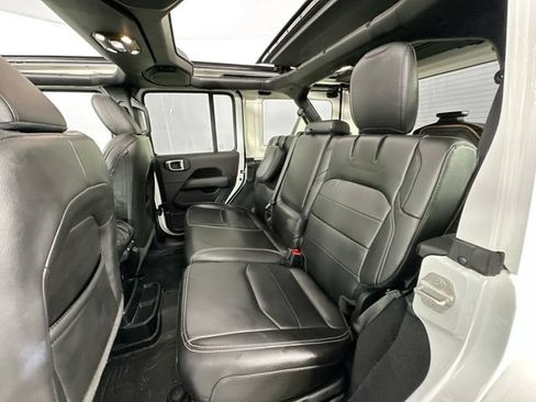 Used 2023 Jeep Wrangler Unlimited Sahara w/ Cold Weather Group AWD/4WD image 27