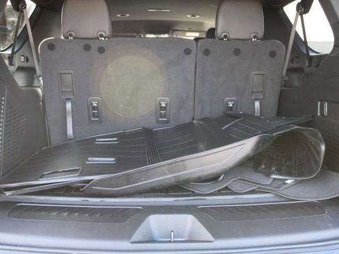 Used 2022 GMC Yukon XL SLT RWD image 49