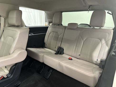 Used 2023 Ford Expedition Limited image 29