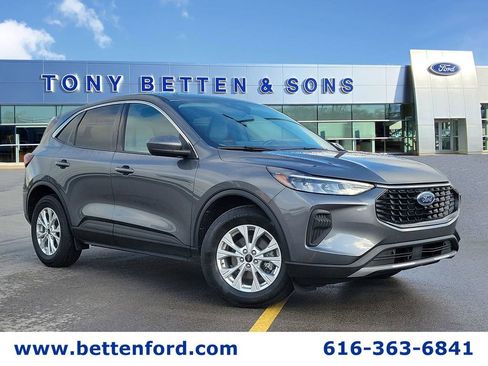 Used 2023 Ford Escape Active w/ Tech Pack #2 AWD/4WD image 1