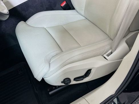 Used 2022 Volvo XC60 B5 Inscription w/ Advanced Package image 20