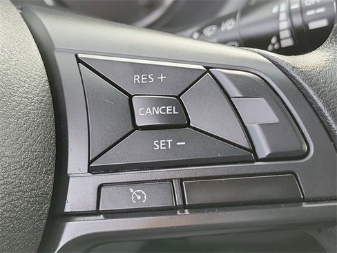 Used 2024 Nissan Kicks S image 9