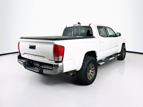Used 2016 Toyota Tacoma SR5 image 9