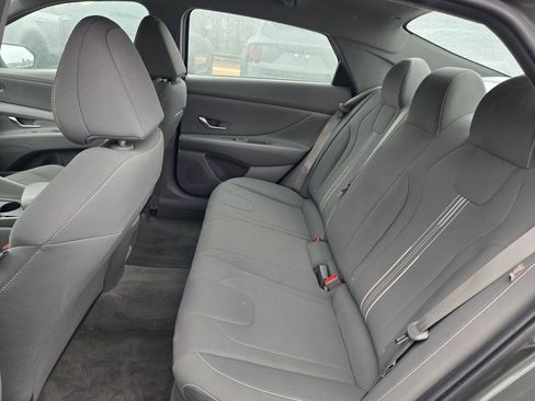 Used 2024 Hyundai Elantra SEL image 31