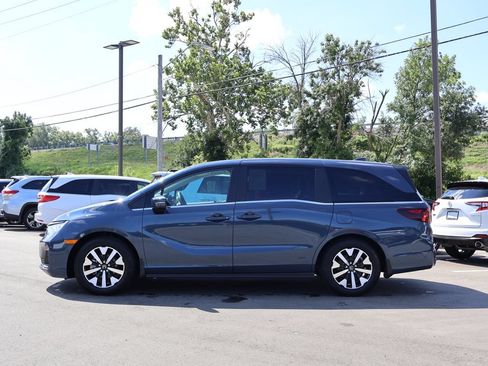 Certified 2026 Honda Odyssey EX-L image 4