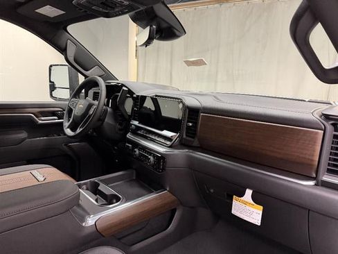 New 2026 Chevrolet Silverado 2500 High Country w/ High Country Premium Package AWD/4WD image 12