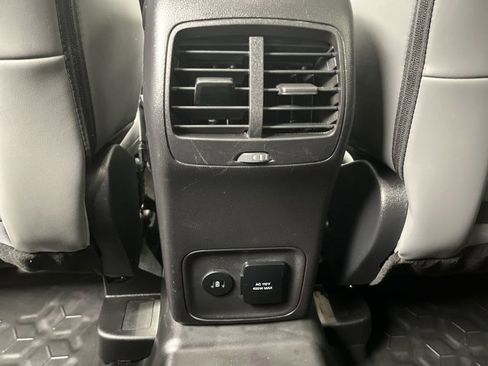 Used 2025 Ford Bronco Sport Badlands image 12