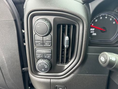 Used 2024 Chevrolet Silverado 1500 Custom image 27