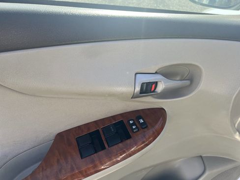 Used 2010 Toyota Corolla LE image 12