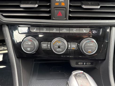 Used 2021 Volkswagen Jetta GLI Autobahn FWD image 33