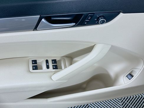 Used 2015 Volkswagen Passat 1.8T Limited Edition image 15