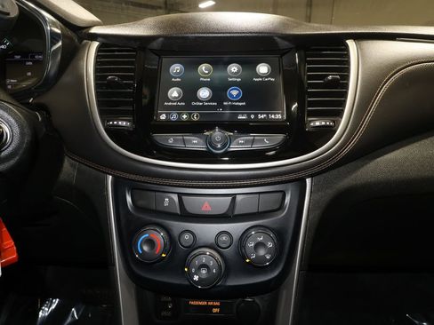 Used 2019 Chevrolet Trax LT w/ LPO, Cargo Package image 13