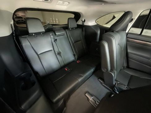 Used 2022 Toyota Highlander Platinum AWD/4WD image 23