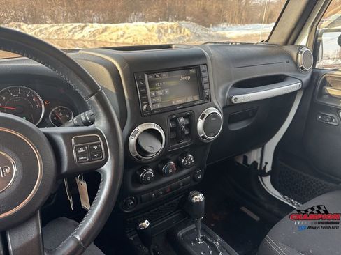 Used 2015 Jeep Wrangler Unlimited Sahara w/ Dual Top Group image 20