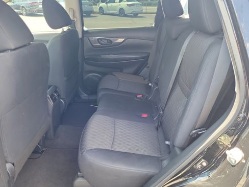 Used 2020 Nissan Rogue S FWD image 10