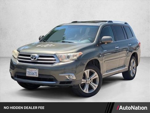 Used 2013 Toyota Highlander Limited FWD image 1