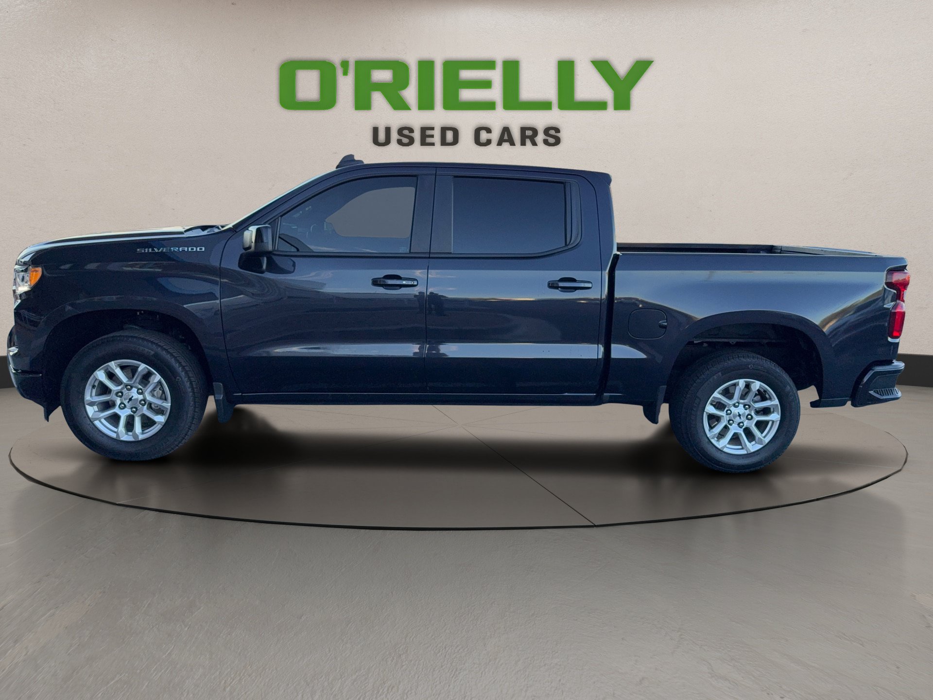 Used 2024 Chevrolet Silverado 1500 RST RWD image 3