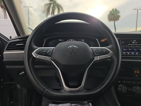 Used 2024 Volkswagen Jetta SE FWD image 27