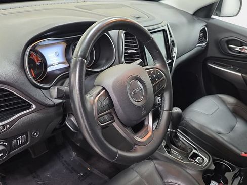 Used 2019 Jeep Cherokee Limited AWD/4WD image 14