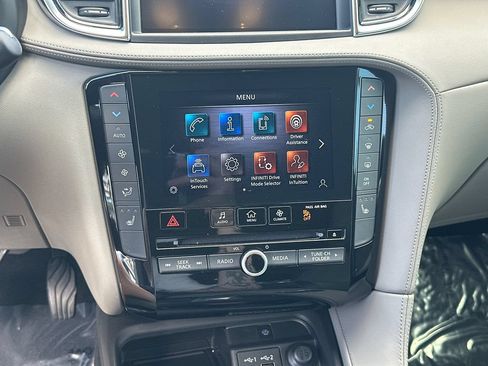 Used 2023 INFINITI QX50 Luxe FWD image 30