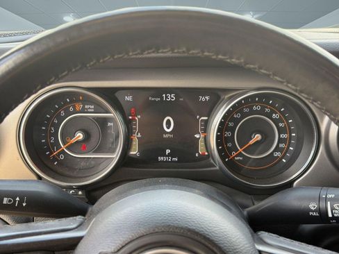 Certified 2022 Jeep Gladiator Sport AWD/4WD image 18
