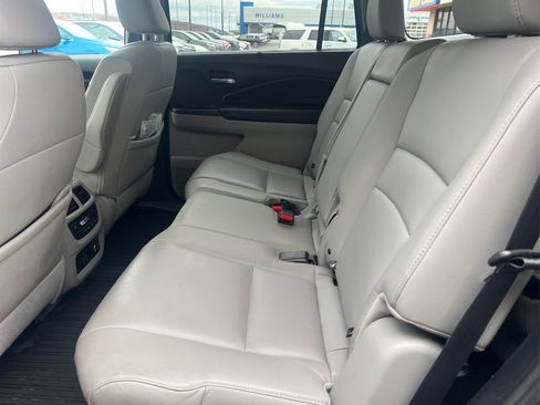 Used 2019 Honda Pilot Touring image 10