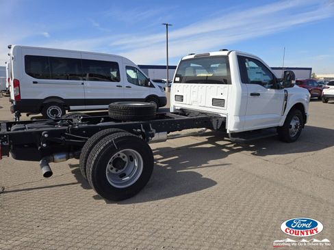 New 2025 Ford F350 XL w/ XL Chrome Package RWD image 4