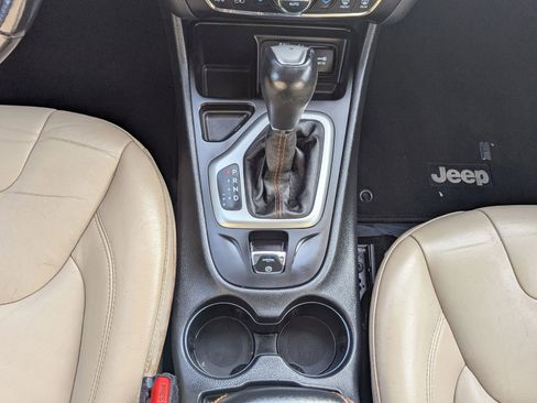 Used 2015 Jeep Cherokee Limited image 15