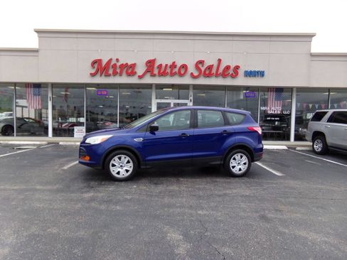 Used 2015 Ford Escape S FWD image 1