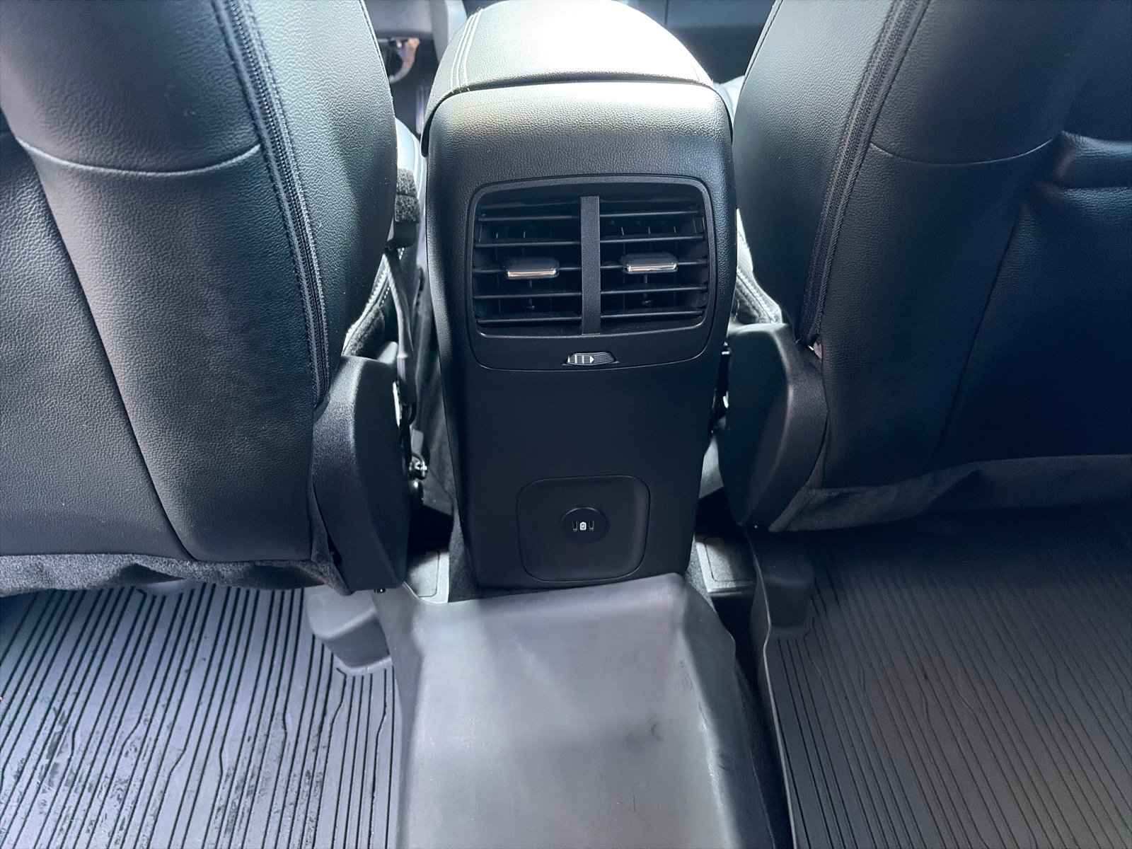 Used 2023 Ford Escape Platinum w/ Premium Technology Package AWD/4WD image 12