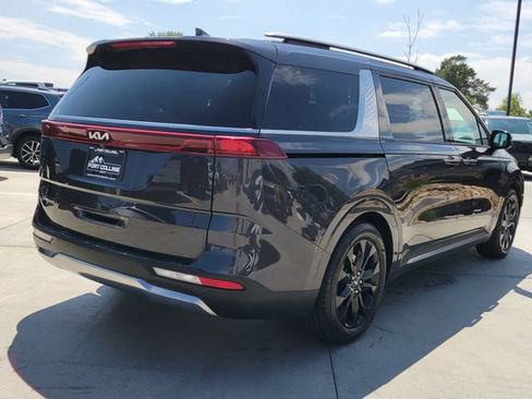 Used 2023 Kia Carnival SX Prestige FWD image 4