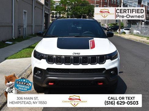 Used 2025 Jeep Compass Trailhawk AWD/4WD image 1