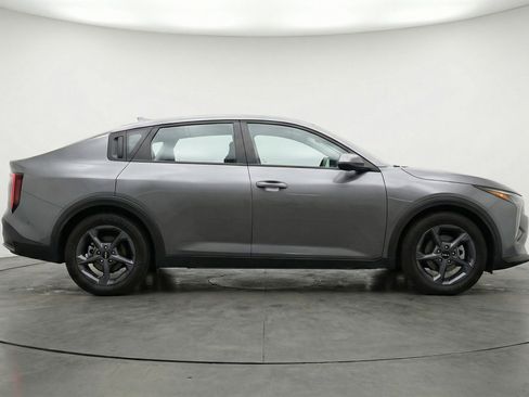 Used 2025 Kia K4 FWD image 11