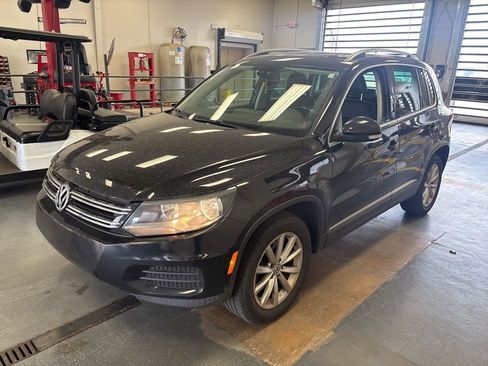 Used 2017 Volkswagen Tiguan Wolfsburg Edition image 4