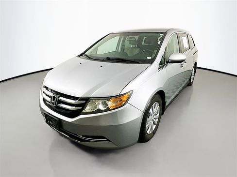 Used 2016 Honda Odyssey SE image 3
