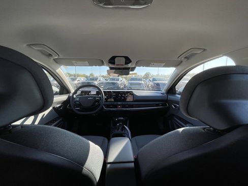 New 2025 Kia K4 EX image 24