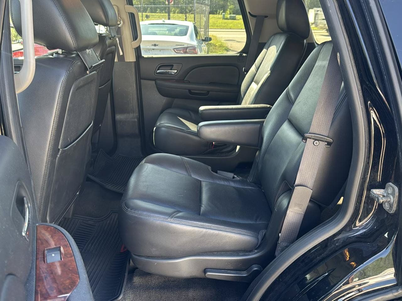Used 2012 GMC Yukon SLT w/ SLT-2 Equipment Package AWD/4WD image 11