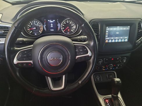 Used 2020 Jeep Compass Latitude w/ Cold Weather Group FWD image 22