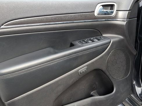 Used 2018 Jeep Grand Cherokee Limited w/ Mopar Chrome Edition Group image 15