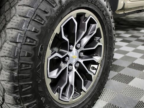 Used 2022 Chevrolet Colorado ZR2 AWD/4WD image 14