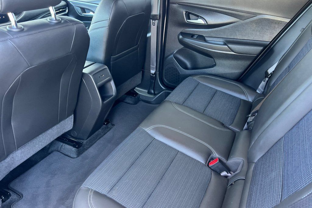 Used 2024 Buick Envista Preferred w/ Convenience I Package FWD image 9