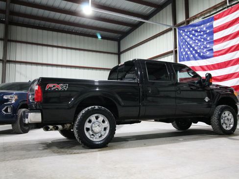 Used 2012 Ford F250 Lariat w/ Lariat Ultimate Pkg AWD/4WD image 12