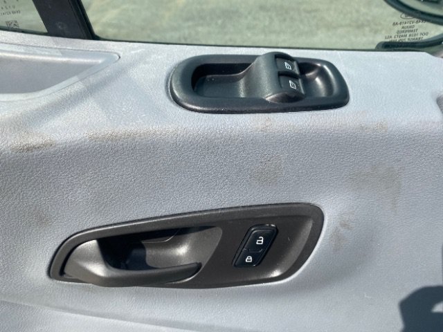 Used 2019 Ford Transit 250 130 Low Roof RWD image 18