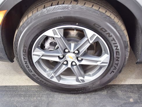 Used 2025 Chevrolet Blazer LT FWD image 39