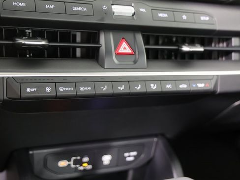 Used 2025 Kia K4 LXS image 16