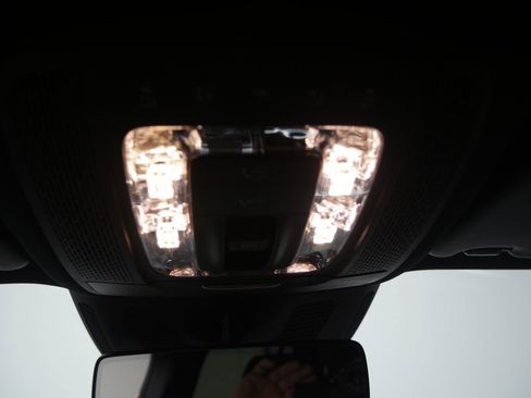 Used 2020 Mercedes-Benz GLB 250 4MATIC image 42