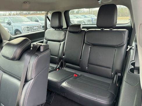 Used 2025 Ford Expedition Max Platinum image 11