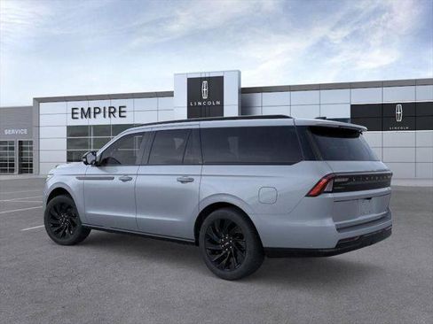 New 2026 Lincoln Navigator L Reserve w/ Jet Appearance Package image 4